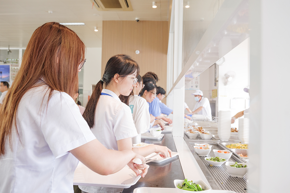 商务配餐精致的餐饮体验，高效的商务社交.png